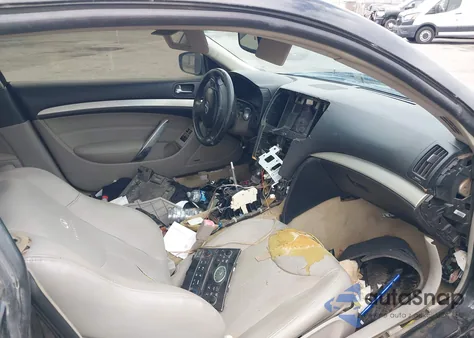 2008 Infiniti G37 Journey из США, поврежденный, VIN JNKCV64E98M124813